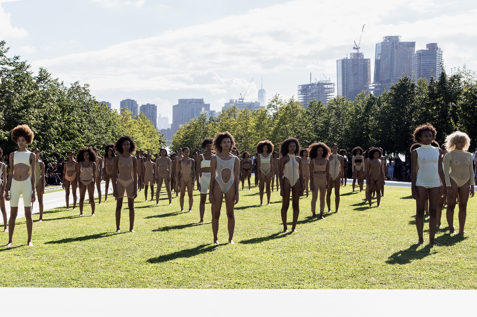 Yeezy Season 4 發佈會直擊！肯爺又發表了全新鞋款？