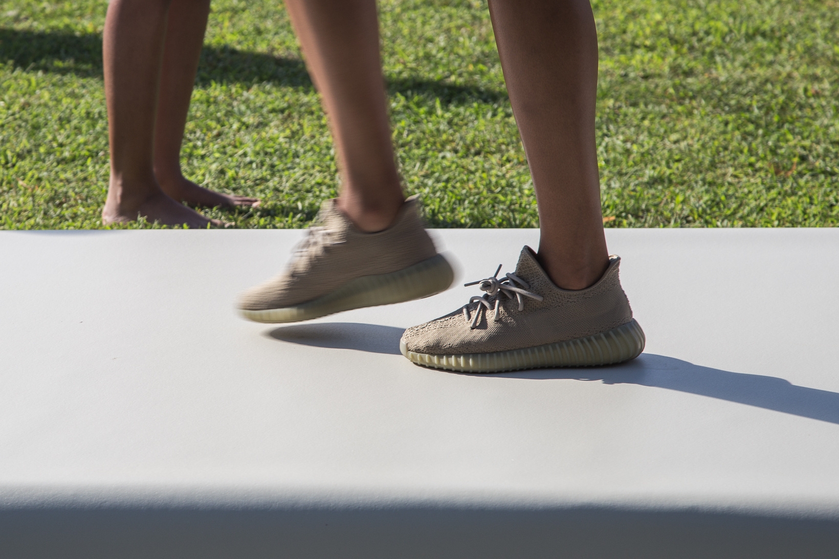 Yeezy Season 4 發佈會直擊！肯爺又發表了全新鞋款？