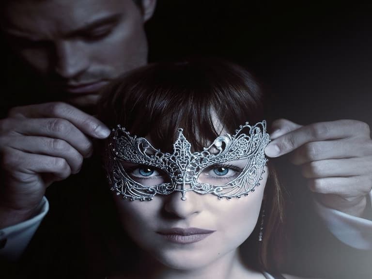 期待已久了吧！讓人臉紅心跳的格雷二部曲《 Fifty Shades Darker 》預告片發佈了！