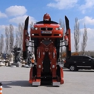 土耳其工程師製造出真正的「變形金剛」　從一台 BMW 變身成為巨型機器人！