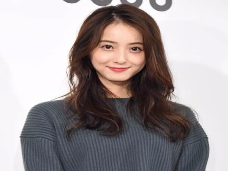 佐佐木希搭配全新 Uniqlo U 系列 仙女氣質驚艷網友!