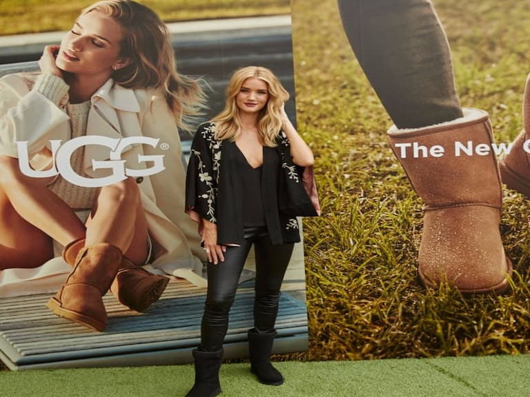 UGG 2016秋冬系列  好萊塢巨星RosieHuntington-Whiteley東京亮麗代言