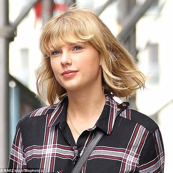 班艾佛列克把女兒帶到後台　見到泰勒絲居然一秒嚇傻！