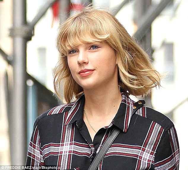 班艾佛列克把女兒帶到後台　見到泰勒絲居然一秒嚇傻！