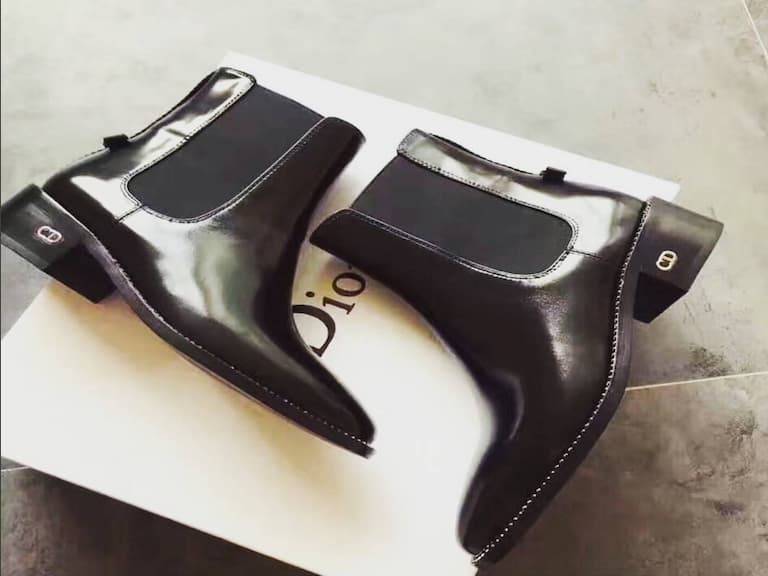 每個女生鞋櫃裡必備之基本款：28 雙百搭又長青的黑色 Ankle Boots