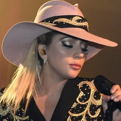 Lady Gaga 直播演唱新歌〈Million Reasons〉　全新鄉村曲風網友直呼：太好哭！