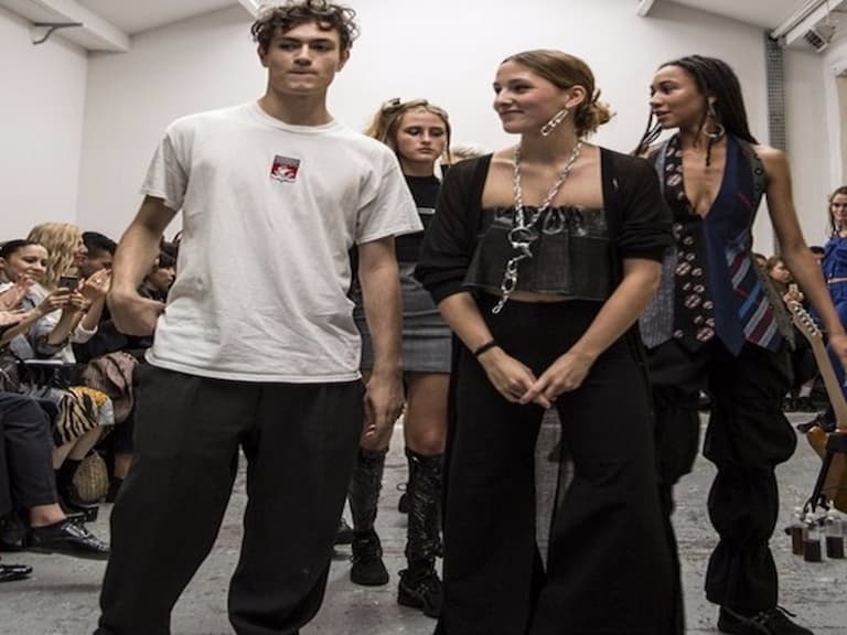 #PFW：巴黎時裝週上人人談論的 17 歲設計師，他究竟是誰？