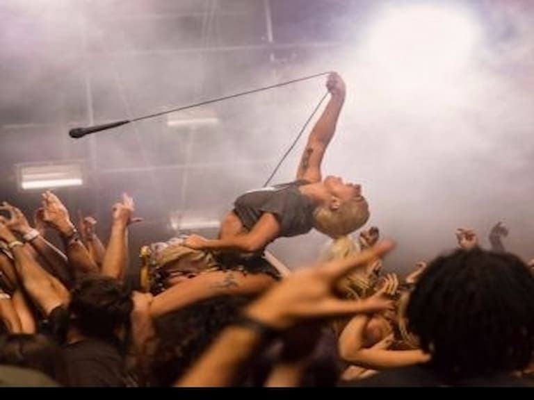 看完歌詞才驚覺自己跪著聽歌！Lady Gaga 神復出就是要讓你哭！