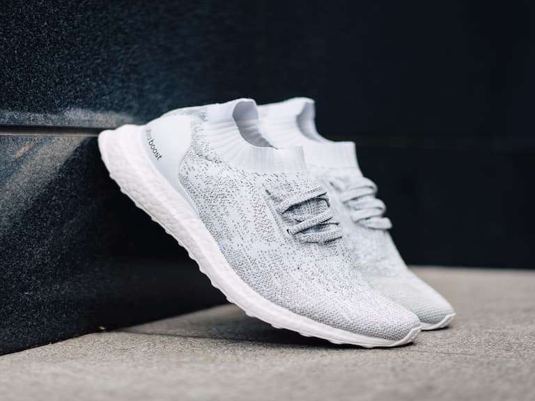 街頭「尚派」!UltraBOOST家族全白反光版本上腳,想當路人甲都不行