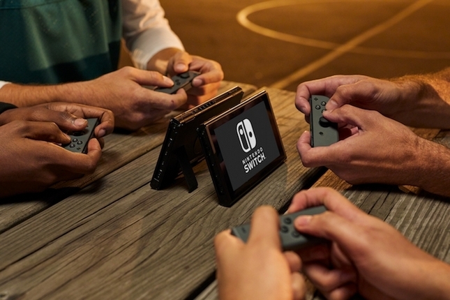 把手功能突破　任天堂將推出掌上型遊戲機「Switch」！