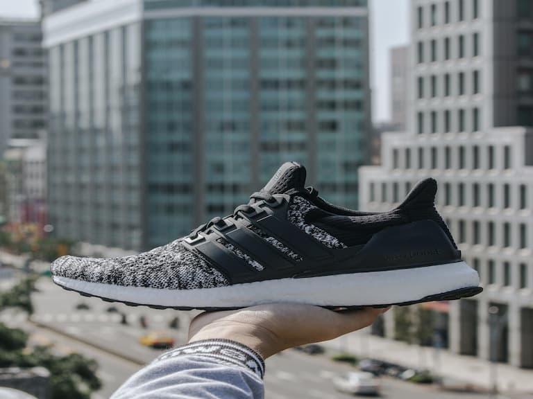 最強跑鞋 x 加拿大潮牌的帥鞋三連擊!三款 UltraBOOST 家族最強之作全曝光