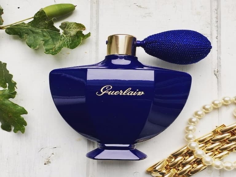 2016 聖誕系列中最注目的單品！ Guerlain 這閃粉香水，根本是一支超夢幻的魔法噴霧！