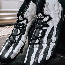 adidas Football Unearthed 足球骷髏鞋款　超級適合萬聖節！