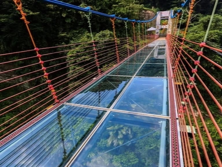 就算腿軟還是要來！網友熱議十大美麗懸空美景