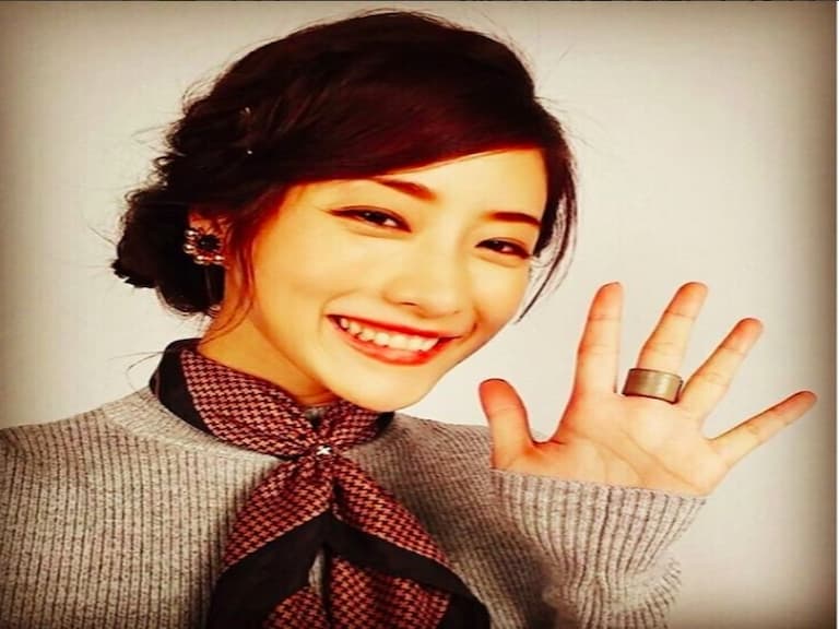 石原里美又要引領時尚潮流!盤點日劇《校對女王》河野悅子各種穿搭