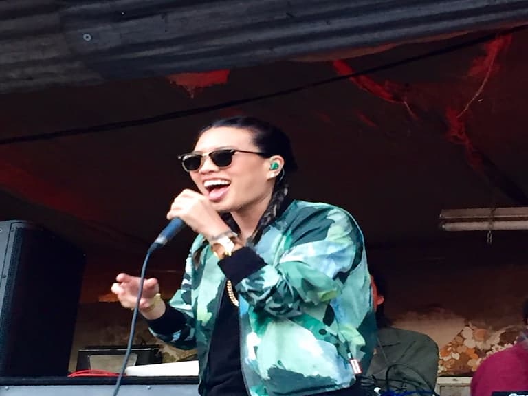 雙十一「愛愛音樂節」準備搖滾！先看全球最大草地音樂祭 Glastonbury Festival 超模們怎麼穿搭 
