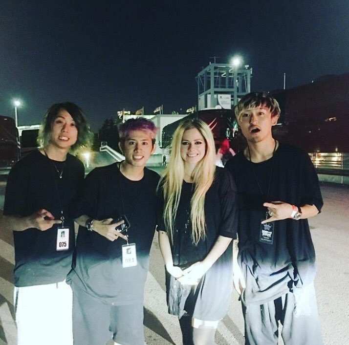 ONE OK ROCK 公開新專輯曲目　與艾薇兒合作新歌《Listen》超受期待！