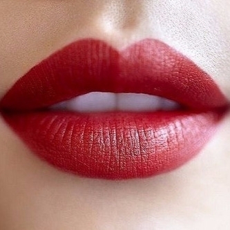 #POPBEE 專題：唇印看出你的性格！下唇豐厚的女生真的比較好色嗎？