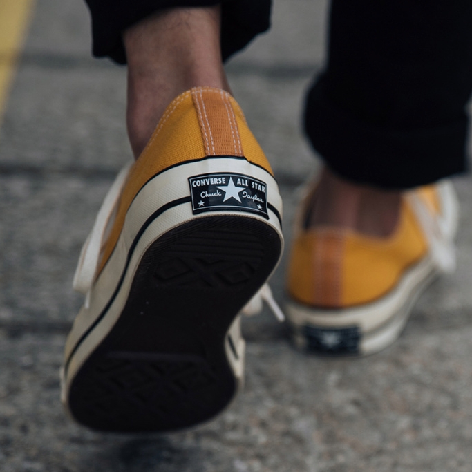 覺得冬季穿搭色系無趣？Converse 大熱鞋款全新配色你一定心動！