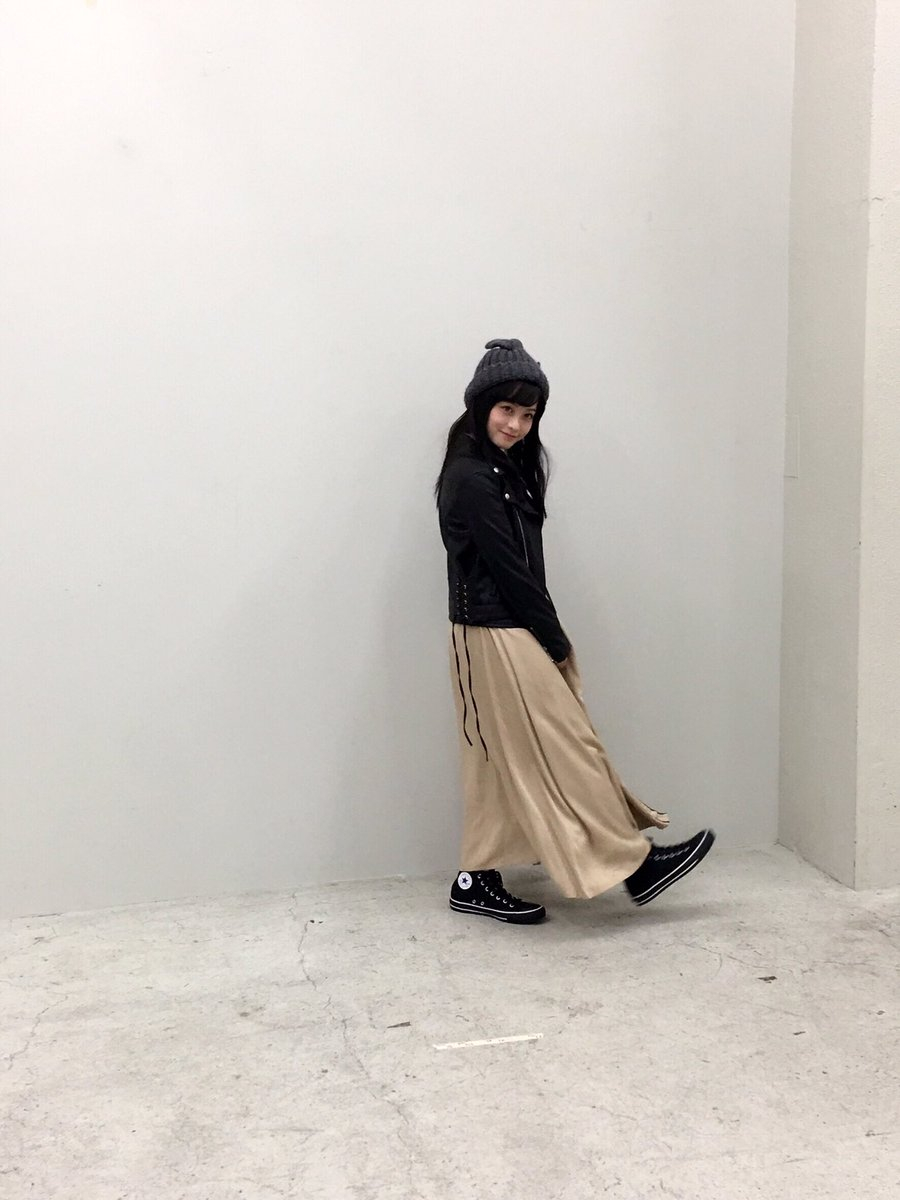 不只是可愛!「天使偶像」橋本環奈穿上 MA-1 首現酷帥的街頭女孩穿搭!