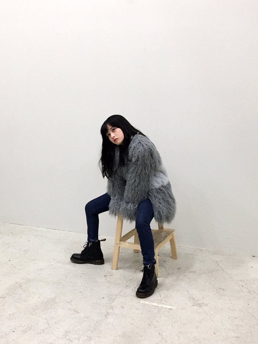 不只是可愛!「天使偶像」橋本環奈穿上 MA-1 首現酷帥的街頭女孩穿搭!