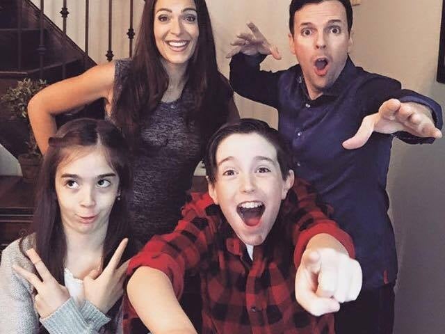 超反差饒舌！加拿大搞笑家庭「Eh bee」裡的蘿莉妹妹竟然這麼會唱...