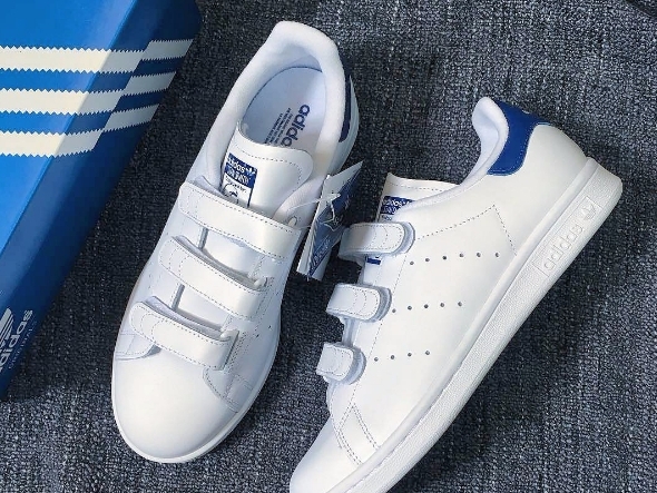 一抹清新的藍色!全新 Stan Smiths 鞋款上架