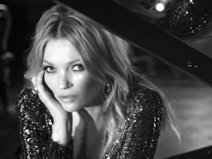 「視頻」超模Kate Moss 對嘴錄製音樂錄影帶！帥氣性感全包下～