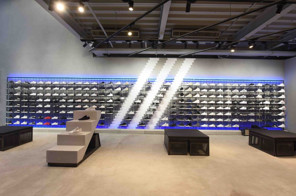 adidas Originals 佔領中台灣 台中公益經典概念店 12/16隆重開幕