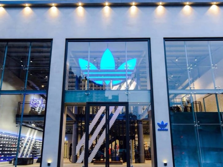 adidas Originals 佔領中台灣 台中公益經典概念店 12/16隆重開幕