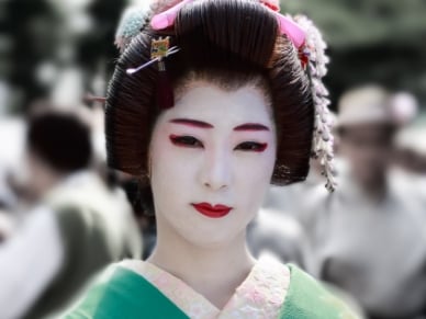 為什麼要將臉塗白？關於日本「藝妓」你可能不知道的 9 件事！