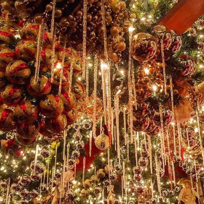 【聖誕週】這是世上最有聖誕氣氛的小屋吧？這間紐約餐廳花了 $65,000 美金佈置，實在太瘋狂了！