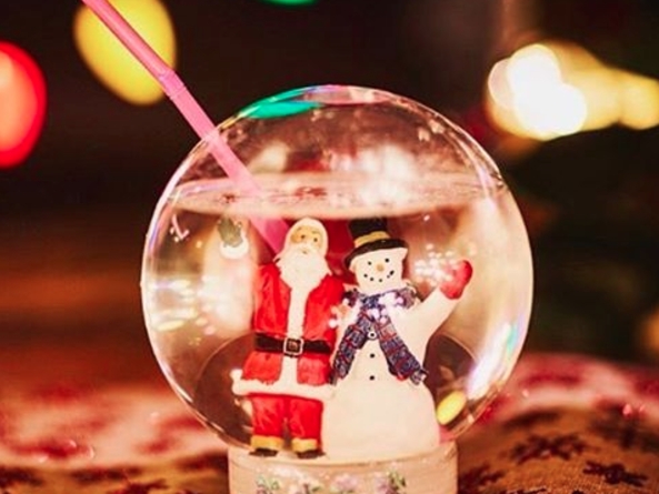 把Christmas通通裝在雪球裡的飲品，這樣過聖誕節也太有氣氛了！