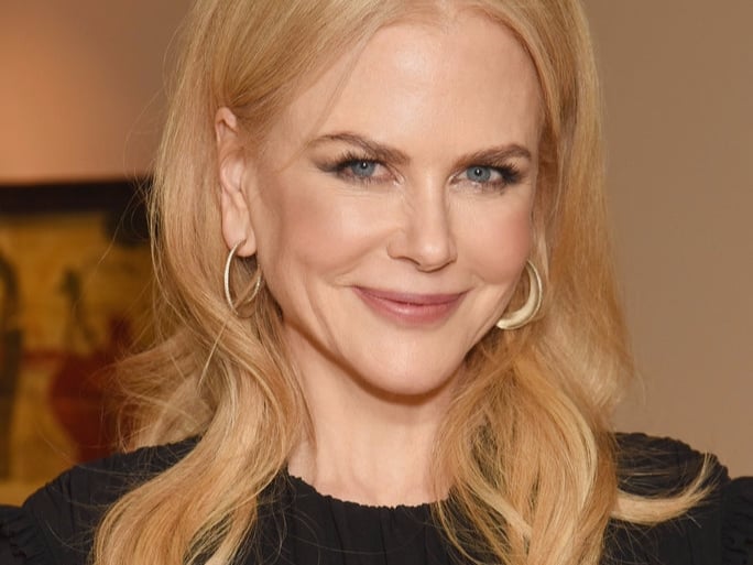 天啊你是誰?!Nicole Kidman 被逼重看 33 年前拍下的時尚圖輯,優雅的她當場崩潰了!