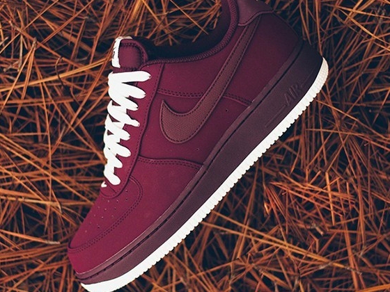 冬天一定要入手一件酒紅色單品!你的選擇會是這雙 Nike Air Force 1 Low 嗎?