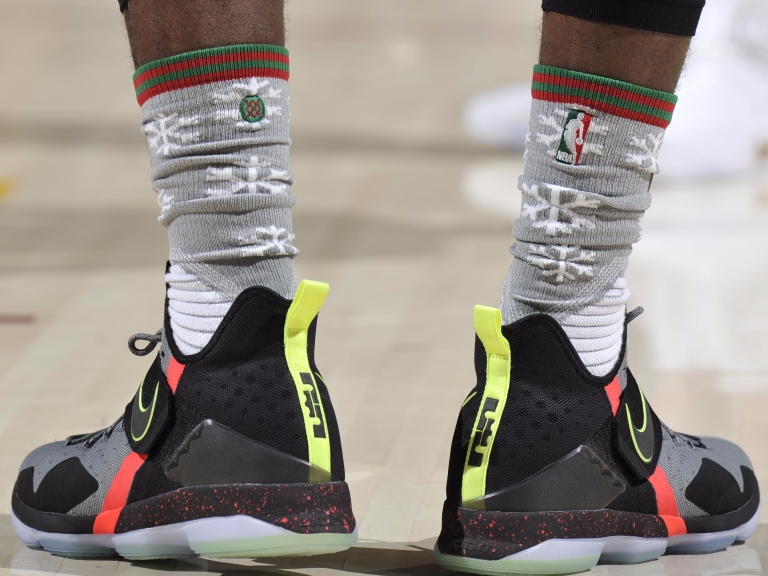 大帝出擊,誰與爭鋒!Lebron James 最新戰靴「LEBRON 14」於聖誕大賽中亮相