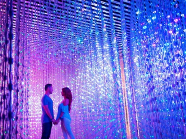 超夢幻「TeamLab」數位互動展抵台，絕美的迷幻星空銀河讓人超期待！