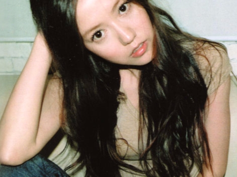 還記得她嗎？以一首《握不住的他》走紅的蕭潇，竟然 XX 歲了！網友：根本凍齡