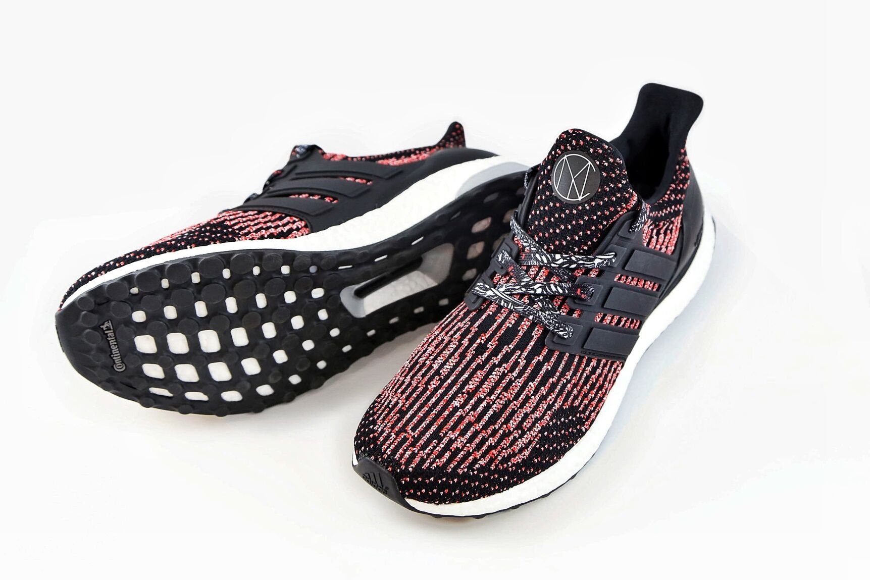 adidas 最強跑鞋家族 UltraBOOST CNY 限定鞋款  1月3日 發售