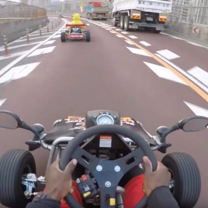《瑪莉歐賽車》真人版　日本首都高飆車無視警察超刺激！