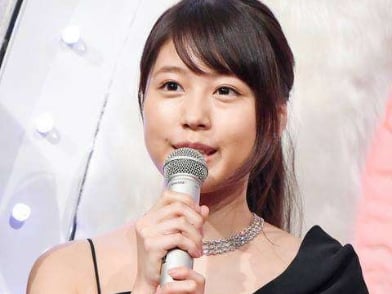 23 歲有村架純首度擔任紅白主持人 日本網友笑:臉真的不是一般程度的大...