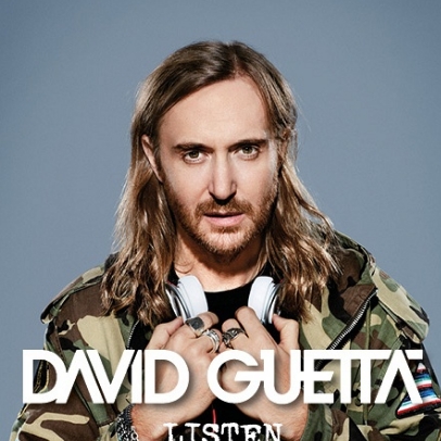 David Guetta 抵達北京表演也不敵霧霾　看不見風景只好跟房產廣告合照！