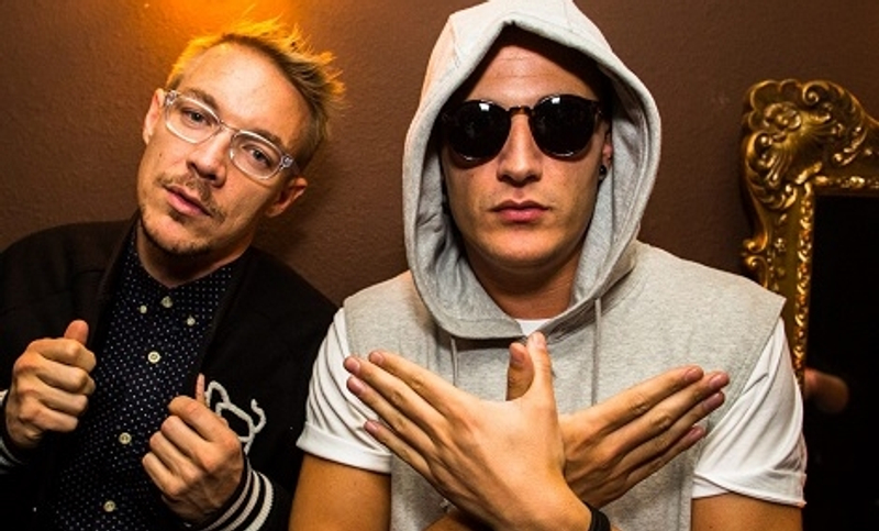 「diplo」可说是「snake」的伯乐,「diplo」相当赏识和喜欢「snake」