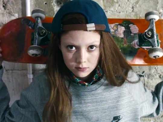〔板系時尚〕厭世臉潮妹當道！滑板女模 Natalie Westling 公開出櫃沒在怕