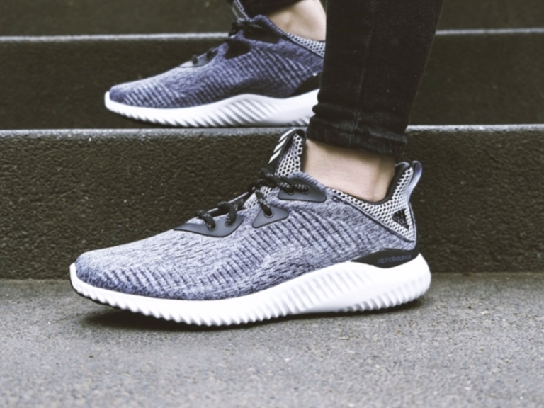 adidas AlphaBOUNCE 機能時尚大躍進 無縫科技鞋款升級工藝式網布 1 月 7 日進化上市  
