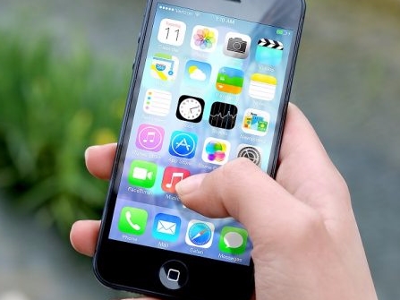 Apple 全新 iOS 10.3 系統升級再升級，讓你可以在電影院盡情發短信！