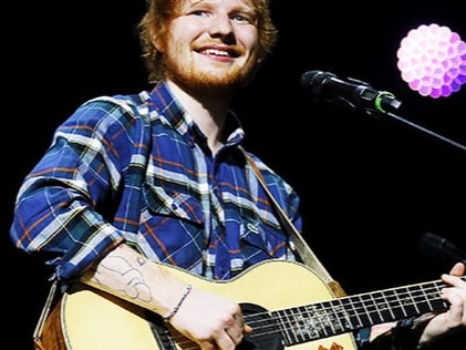 紅髮艾德新歌《Shape of You》是想著「她」寫的　公司卻不准他送歌給女神！