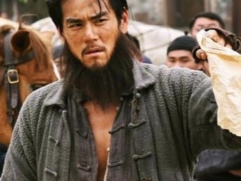 過年電視太無聊?看「最醜彭于晏」雙刀對尬劉青雲!精選華語電影 5 部優質好片