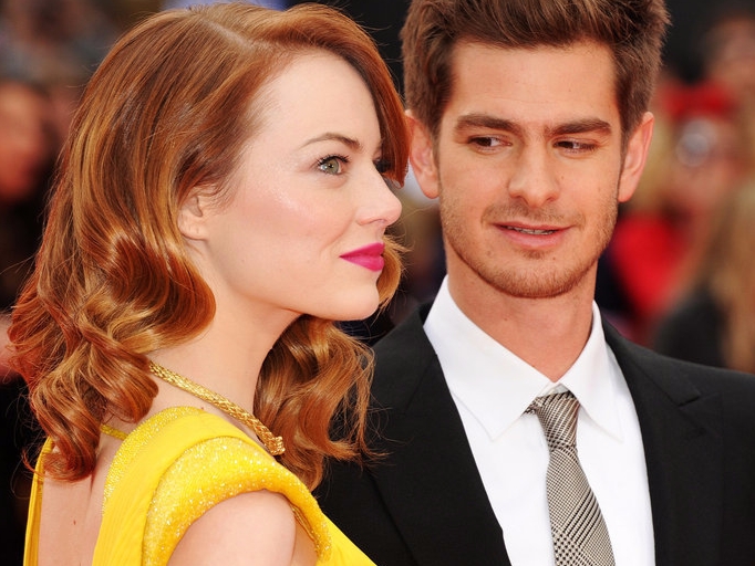 前度 Andrew Garfield 當眾親吻 Ryan Reynolds,Emma Stone 目睹後的反應太可愛了!