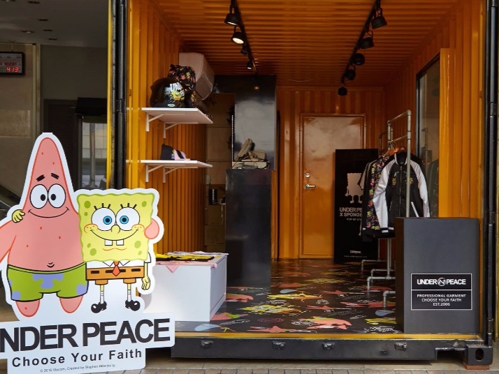 海綿寶寶這次不住在深海的大鳳梨裡,他住在POP UP STORE 南西新光三越貨櫃屋裡